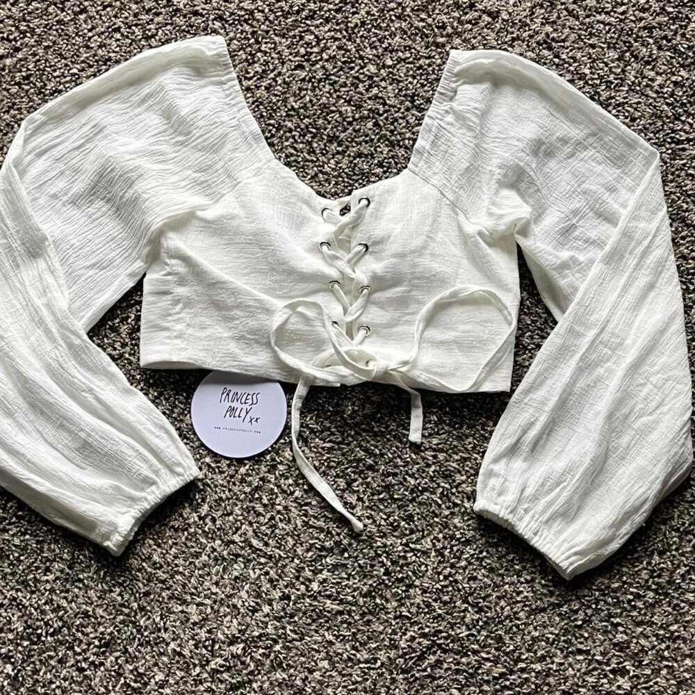 NWT Princess Polly White Cropped Lace Up Feminine Blouse, 100% Cotton, normcore